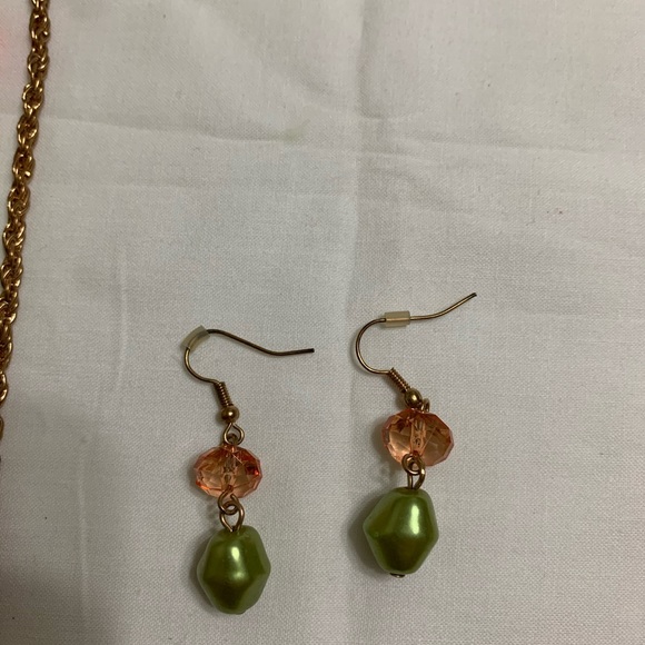 Necklace & earring set - Picture 3 of 3